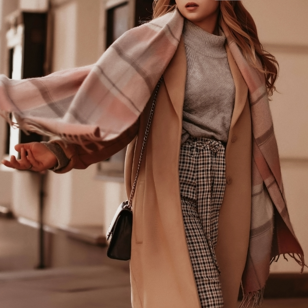 Tkanina na płaszcze – z jakich materiałów szyje się modne okrycia wierzchnie? Sprawdź!